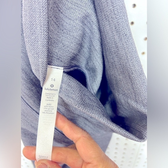 Lululemon Grey Cropped Leggings - Picture 4 of 4